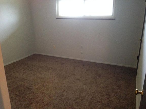 3rd image of 270 Cedar Ave