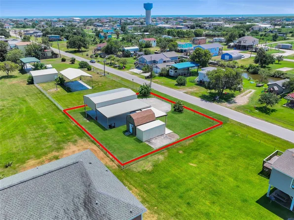 1134 E Canal Dr, Pt Bolivar, TX 77650