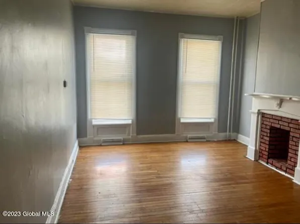 514 1st St APT 1, Albany, NY 12206