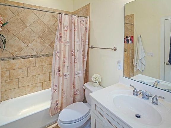 4th image of 3203 W Orange Country Club Dr