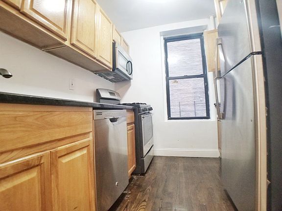 2nd image of 375 Edgecombe Ave APT 3