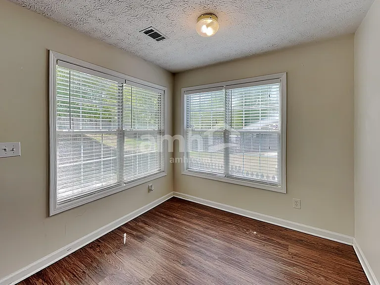 740 Chatham Park Dr — Photo 5