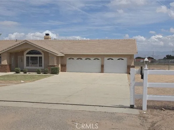 6585 Escondido Ave, Oak Hills, CA 92344