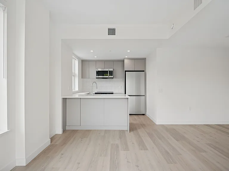 3619 Arbutus St — Photo 13