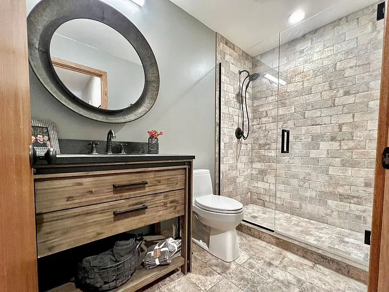 6245 Summit Ct — Photo 33