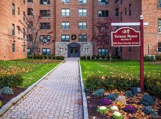 30 Ehrbar Ave #102, Mount Vernon, NY 10552