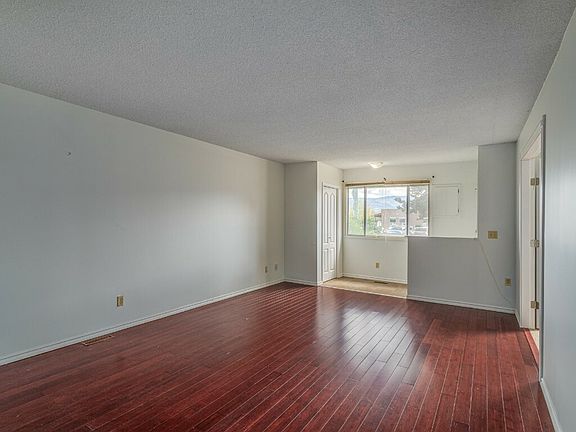 2nd image of 1074 Raymer Ave