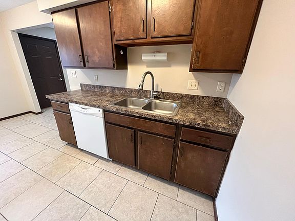 2nd image of 3-1843 Knox St #3