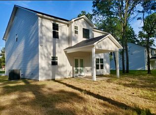 1618 Strickland Bridge Rd, Fayetteville, NC 28304