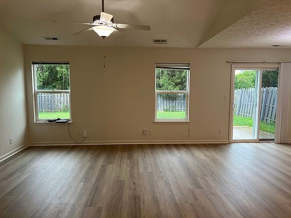 4th image of 2361 Fleming Dr