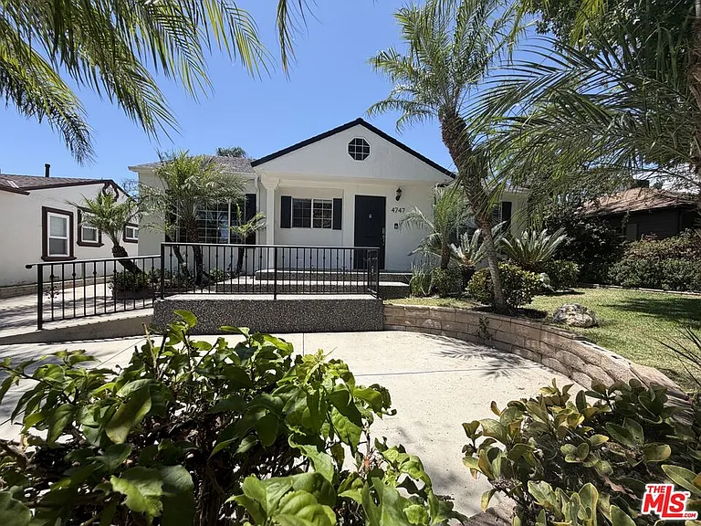 4747 Cartwright Ave — Photo 15
