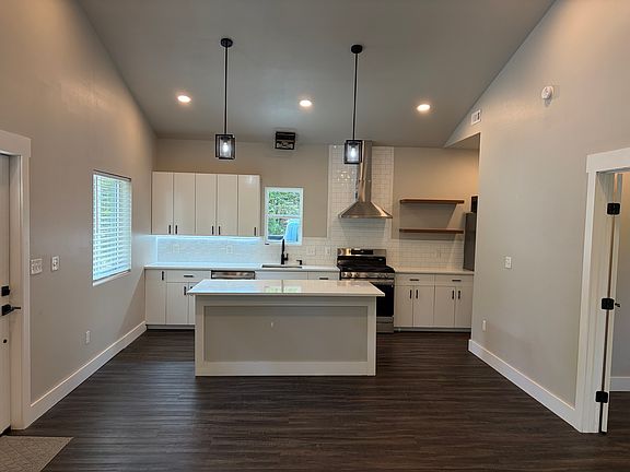 2nd image of 538 Williams Dr