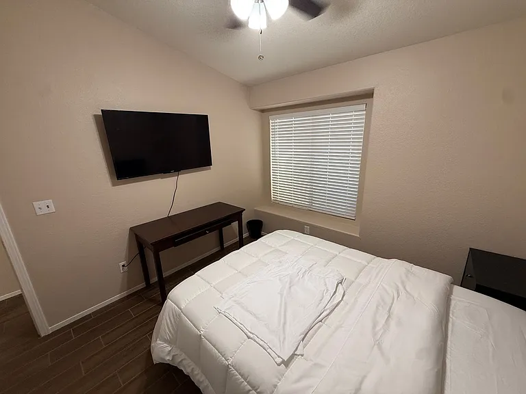 904 Big Horn St — Photo 13