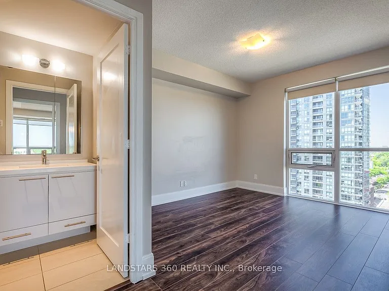 70 Roehampton Ave #2120 — Photo 17