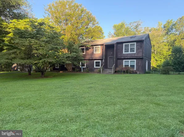 7197 N Starcrest Dr, Warrenton, VA 20187