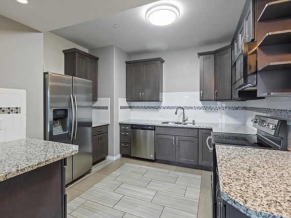 3rd image of 840 Linden Ave #4