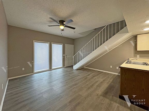 3rd image of 2323 E Cherry St