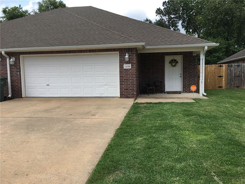 1st image of 1604 N Evening Shade Dr