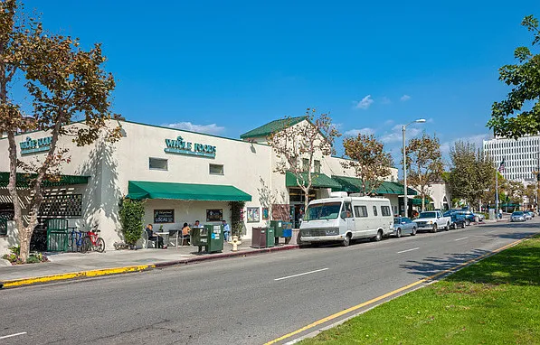 11645 Montana Ave — Photo 69