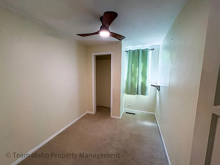 415 S Polk St — Photo 13