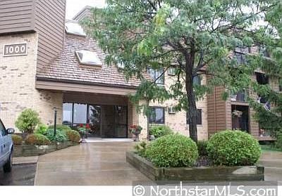 4th image of 1000 41st Ave NE APT 202