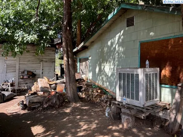 710 N 3rd Ave, Yakima, WA 98902