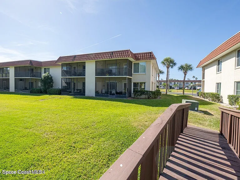 201 Saint Lucie Ln #201 — Photo 35