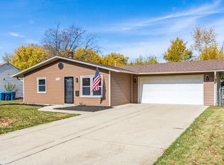 719 Cedardale Pl, Aurora, IL 60506