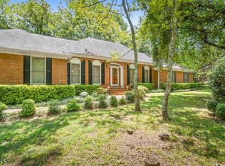 3723 Meadow Glen Cir, Ellenwood, GA 30294