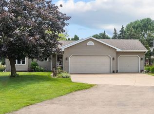 N9599 Anna Ct, APPLETON, WI 54915