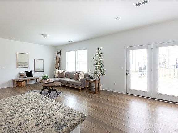 3rd image of 507 Good Hope Rd SW