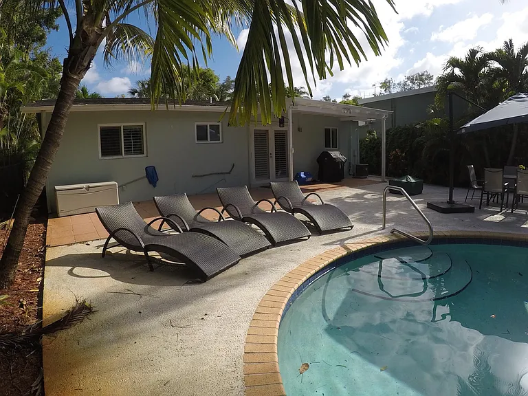 1007 SW 18th St — Photo 23