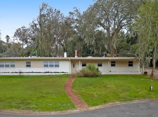 22 Oakwood Ct, Jacksonville Beach, FL 32250