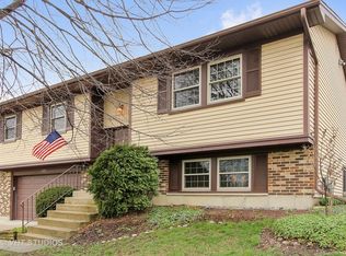 4175 Victoria Dr, Hoffman Estates, IL 60192