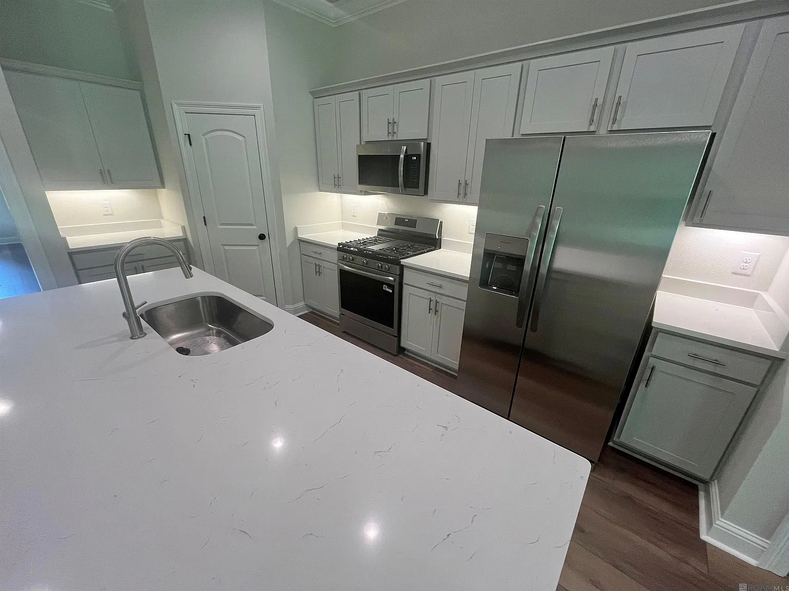 3 bed, 1825 sqft, $2,400 — Photo 3