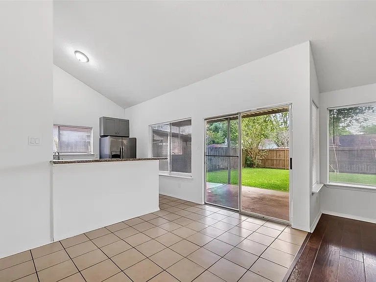 1122 Woodbridge Ave — Photo 10