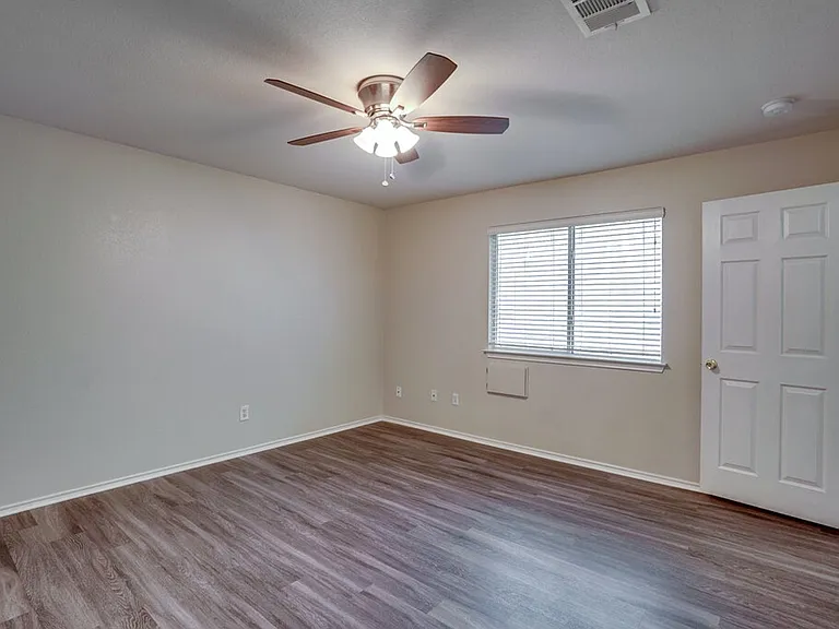 9405 Rowlands Sayle Rd — Photo 15