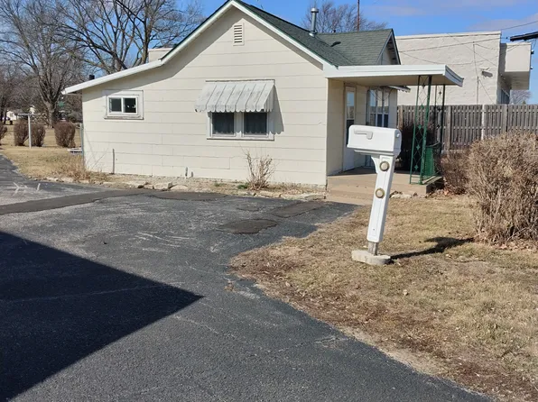 609 East St, Mazon, IL 60444