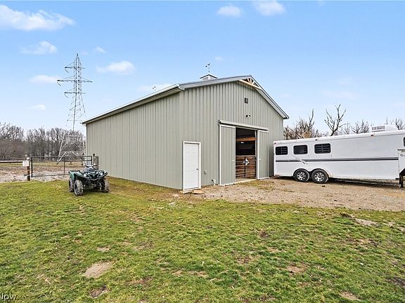 5th image of 4556 Rootstown Rd