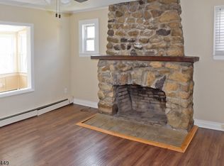 40 Shawger Rd, Denville, NJ 07834