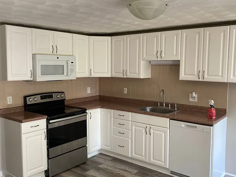 1634 Capouse Ave — Photo 11
