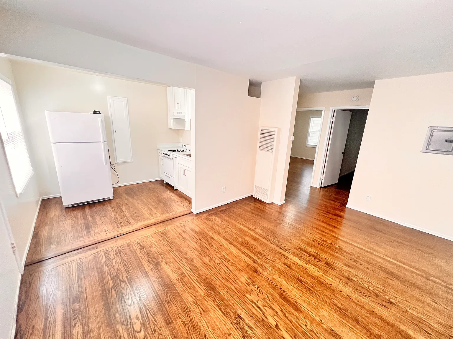 2 bed, 650 sqft, $4,200 — Photo 1