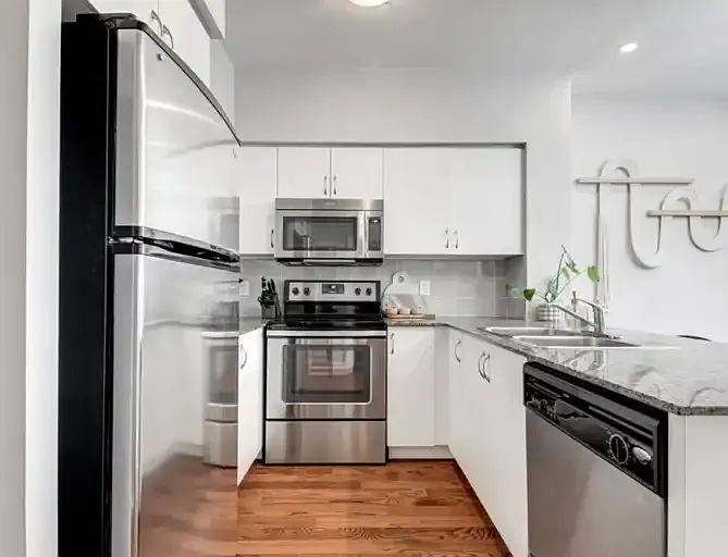 2230 Lake Shore Blvd W #204 — Photo 5