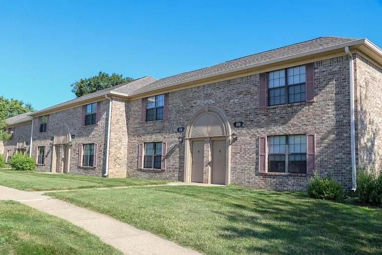 Stafford Pointe — Photo 10