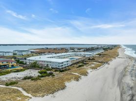 585 Dune Rd