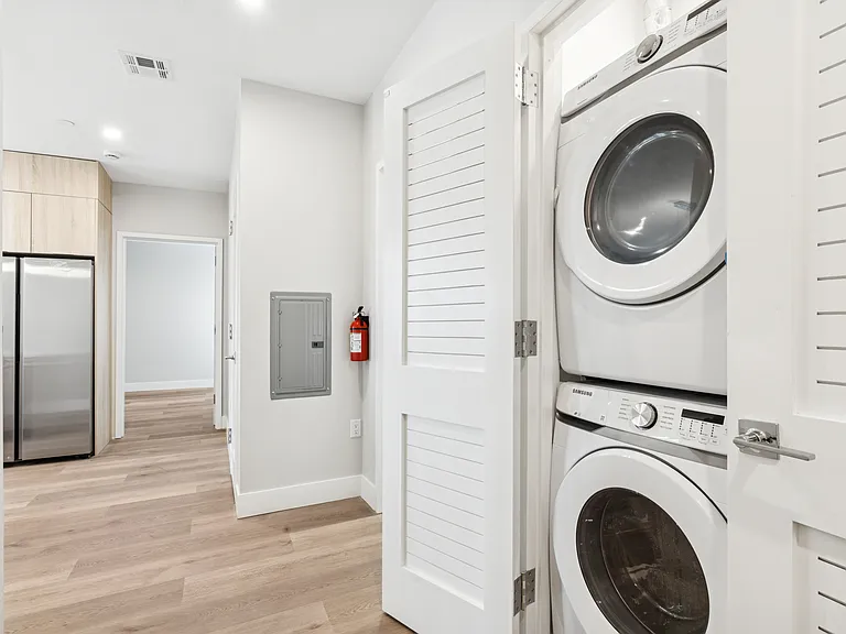 6810 Polk St — Photo 17