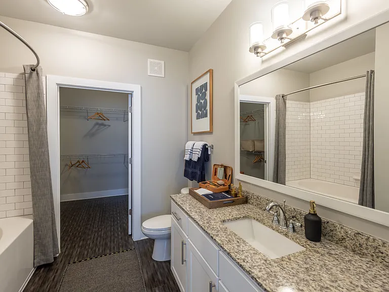 Centra at North Druid Hills — Photo 4