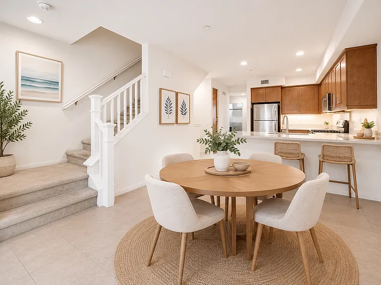 323 N Edenfield Ave — Photo 3