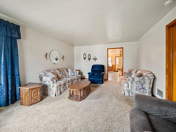 4th image of 815 Irvington St