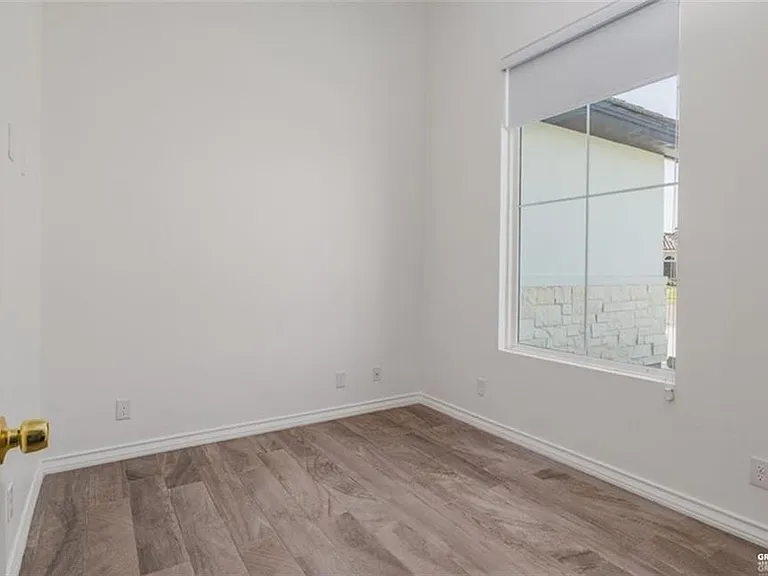 3820 E Roosevelt Ave — Photo 15